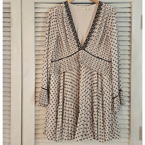 Chelsea & Violet Samba Cream Black Pleated Dress L